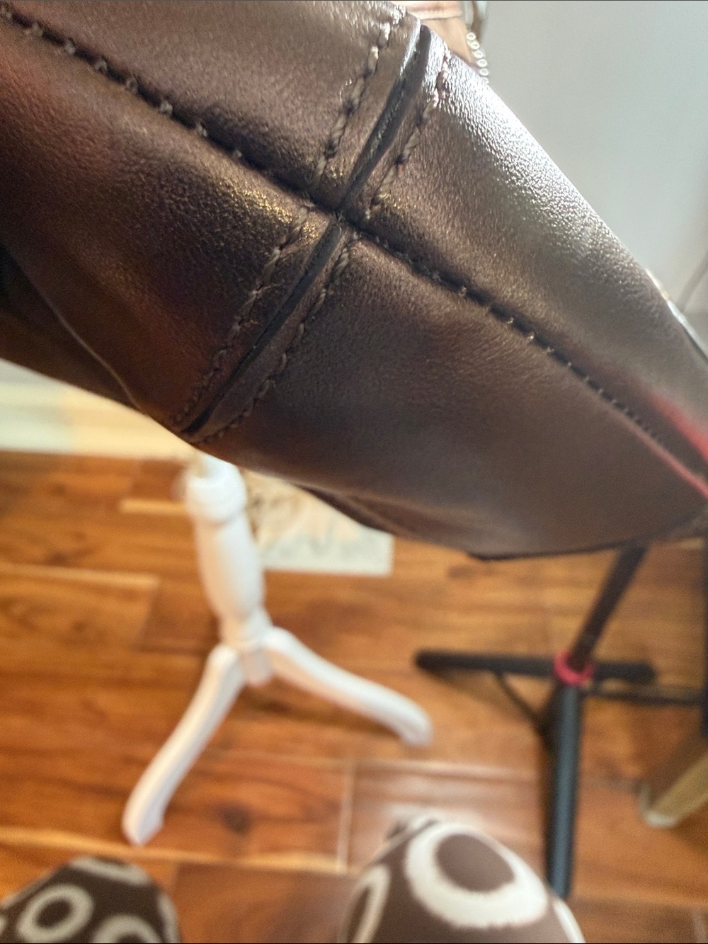 COACH NWOT Sig./optic brown sateen/bronze leather chain W/charm & hang tag bag - Picture 8 of 14
